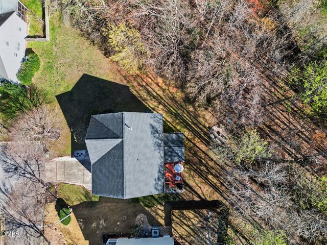 229 Autumn Glen Lane, Holly Springs, NC 27540