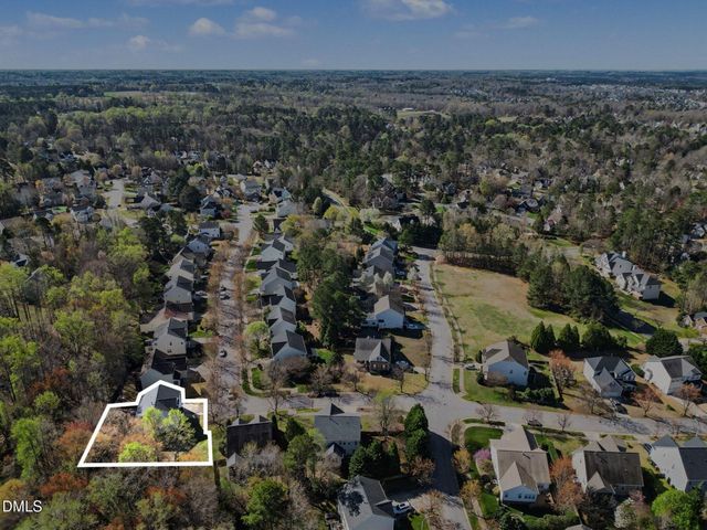 229 Autumn Glen Lane, Holly Springs, NC 27540