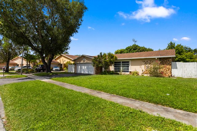 3750 NW 73rd Avenue, Lauderhill, FL 33319