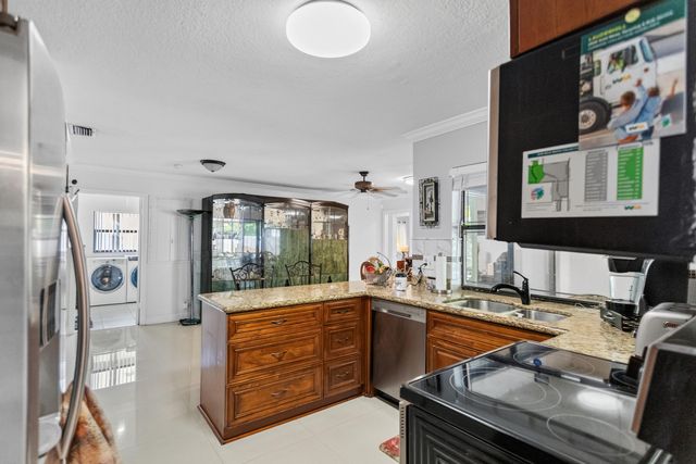 3750 NW 73rd Avenue, Lauderhill, FL 33319