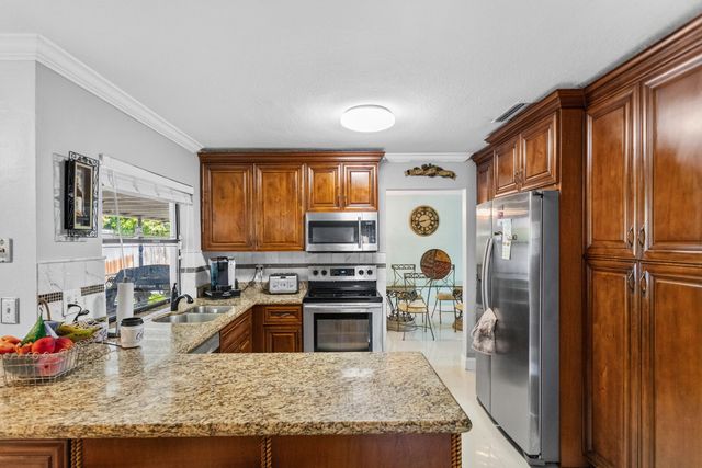 3750 NW 73rd Avenue, Lauderhill, FL 33319