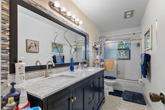 3750 NW 73rd Avenue, Lauderhill, FL 33319