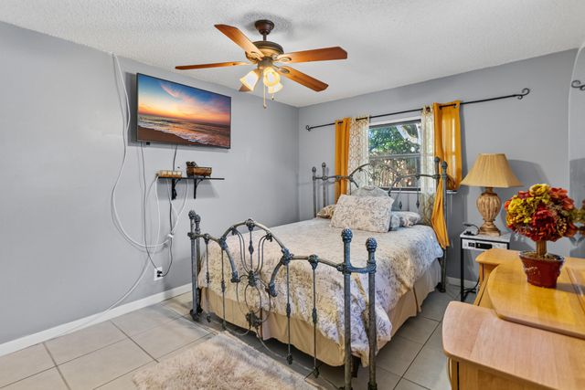 3750 NW 73rd Avenue, Lauderhill, FL 33319