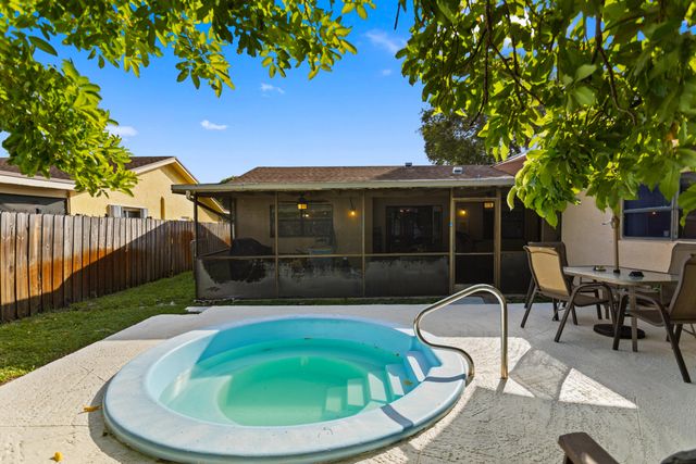 3750 NW 73rd Avenue, Lauderhill, FL 33319