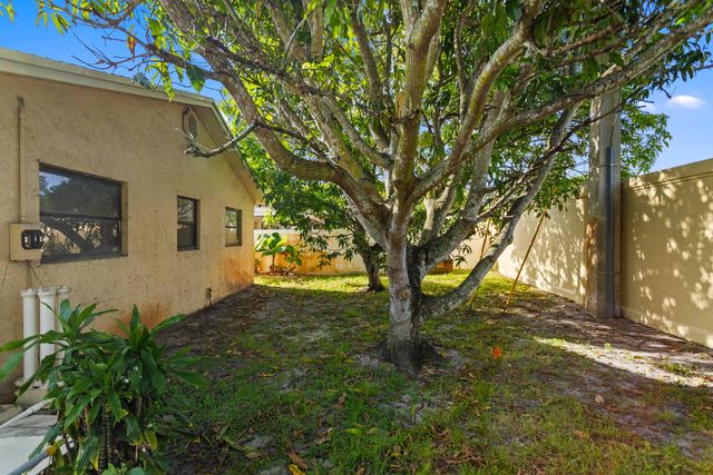3750 NW 73rd Avenue, Lauderhill, FL 33319