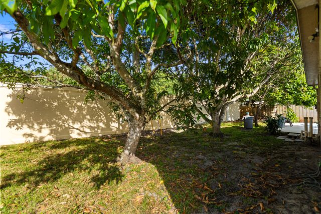 3750 NW 73rd Avenue, Lauderhill, FL 33319
