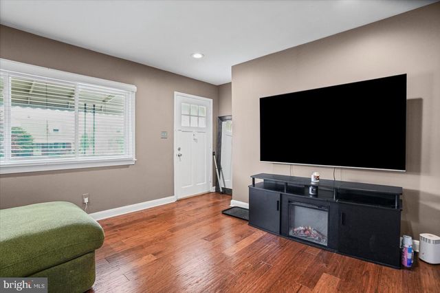 2667 W PARK DR, Baltimore, MD 21207