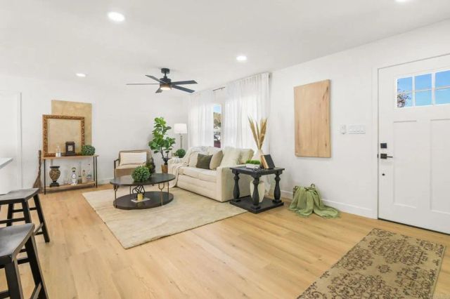 463 Parkbrook St, Spring Valley, CA 91977