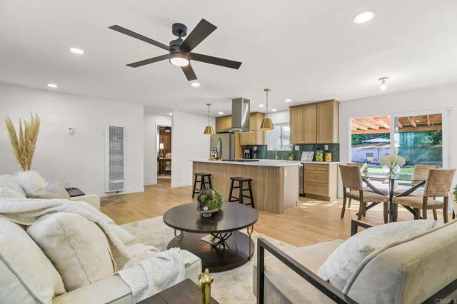 463 Parkbrook St, Spring Valley, CA 91977