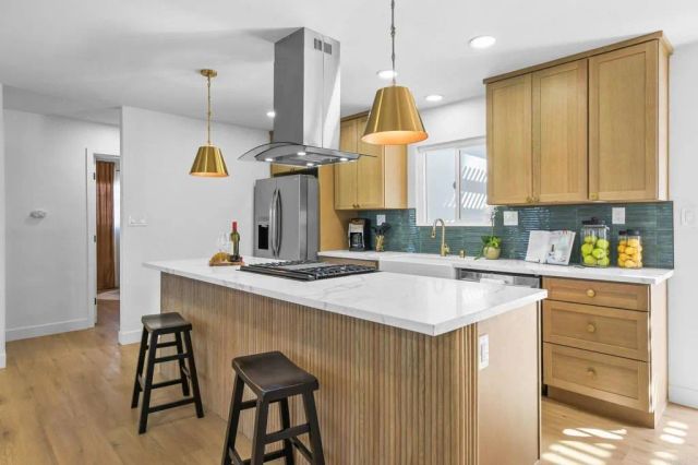 463 Parkbrook St, Spring Valley, CA 91977