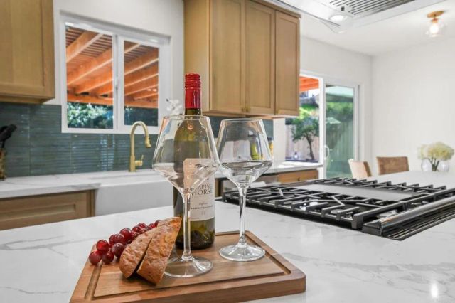 463 Parkbrook St, Spring Valley, CA 91977