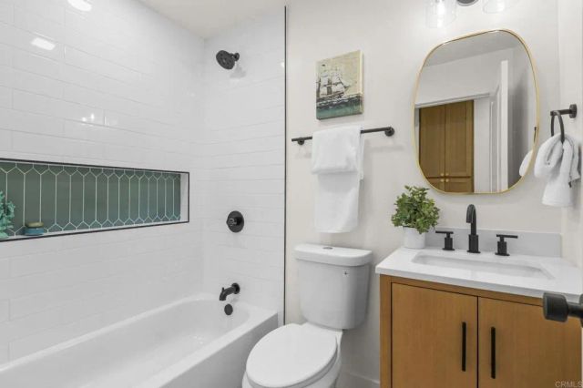 463 Parkbrook St, Spring Valley, CA 91977