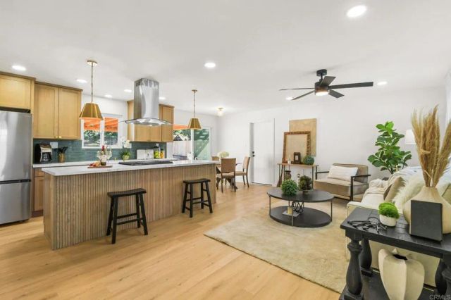 463 Parkbrook St, Spring Valley, CA 91977