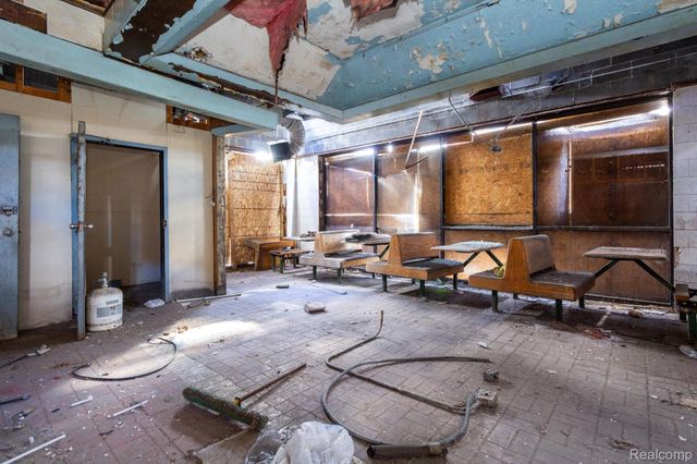 9104 Grand River Avenue, Detroit, MI 48204