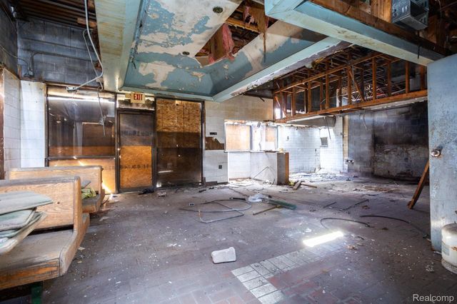 9104 Grand River Avenue, Detroit, MI 48204