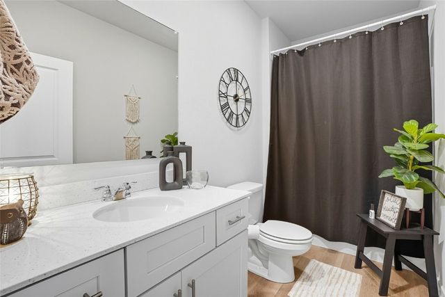 812 Juneberry Drive, Palo, IA 52324