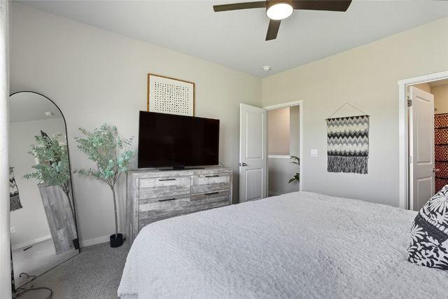 812 Juneberry Drive, Palo, IA 52324