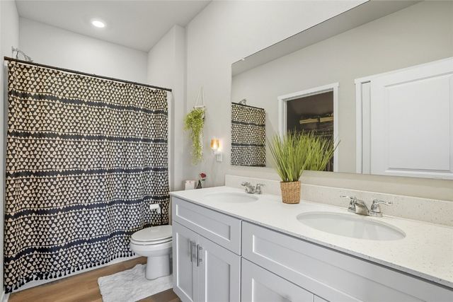 812 Juneberry Drive, Palo, IA 52324