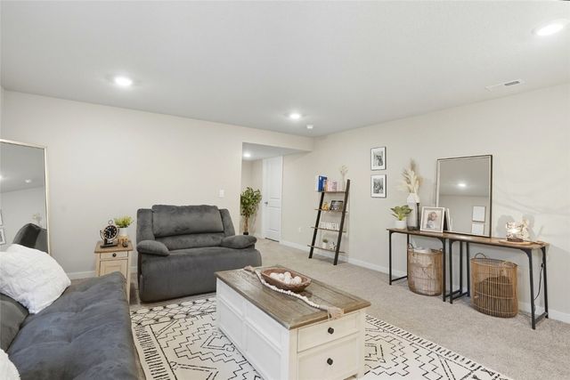 812 Juneberry Drive, Palo, IA 52324