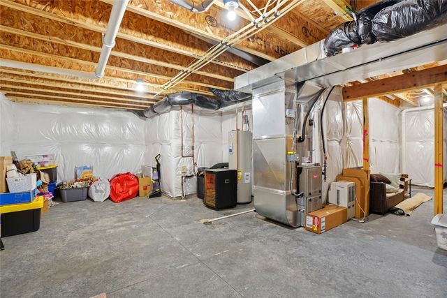 812 Juneberry Drive, Palo, IA 52324