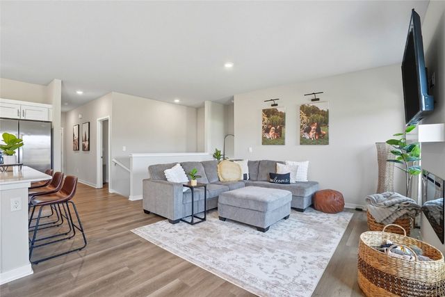 812 Juneberry Drive, Palo, IA 52324