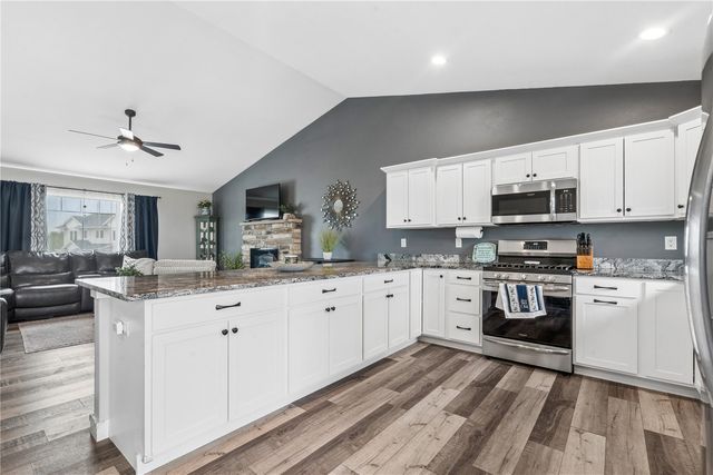 905 Carl Court, Solon, IA 52333