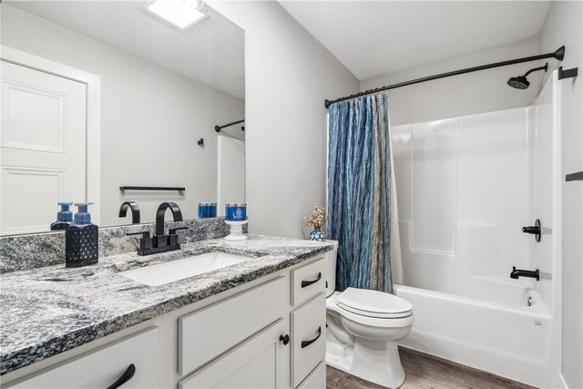 905 Carl Court, Solon, IA 52333
