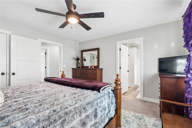 905 Carl Court, Solon, IA 52333