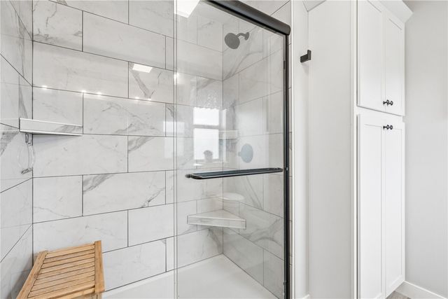 905 Carl Court, Solon, IA 52333