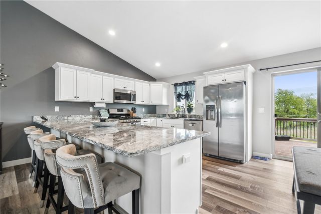 905 Carl Court, Solon, IA 52333