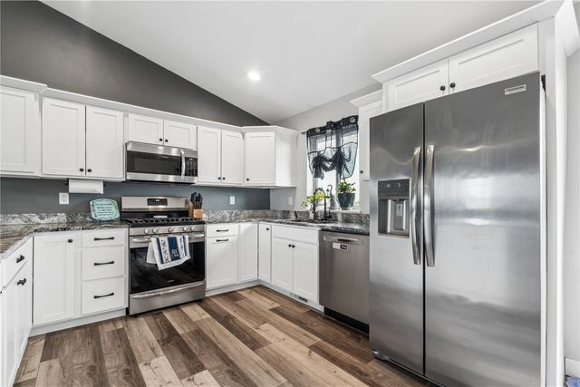905 Carl Court, Solon, IA 52333