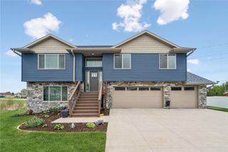 905 Carl Court, Solon, IA 52333