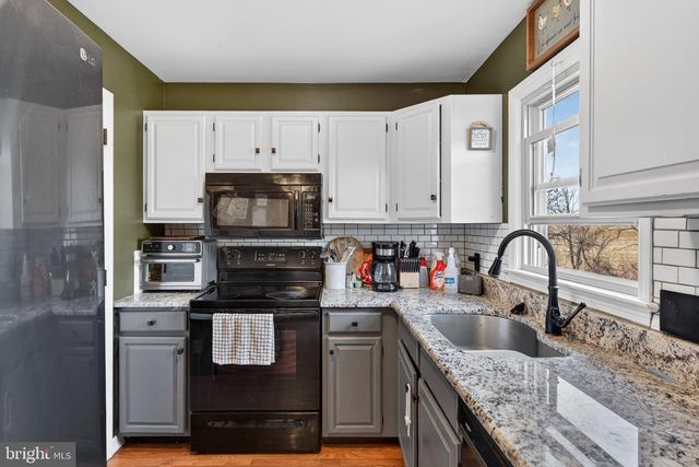 101 TOWNHOUSE LN, Lancaster, PA 17603