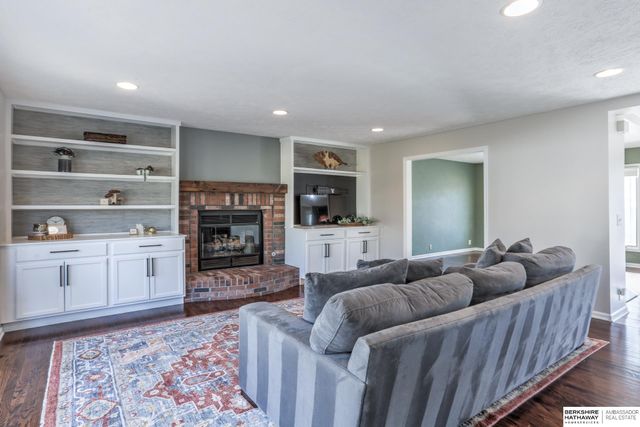 13534 Taylor Street, Omaha, NE 68154