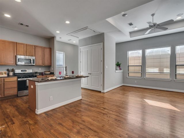 3802 Center Street, Houston, TX 77007
