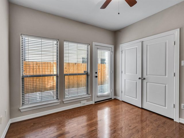 3802 Center Street, Houston, TX 77007