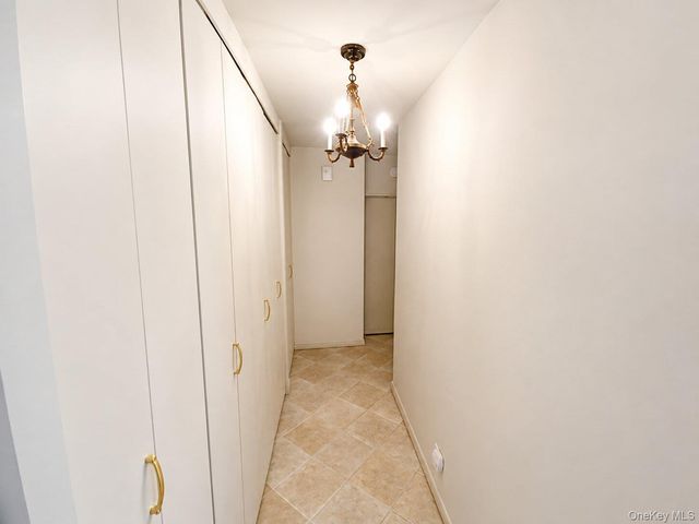 27110 Grand Central Parkway 17L, Floral Park, NY 11005