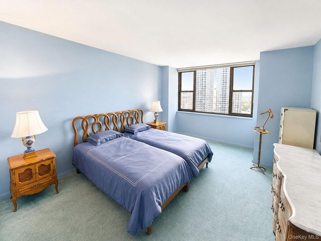 27110 Grand Central Parkway 17L, Floral Park, NY 11005