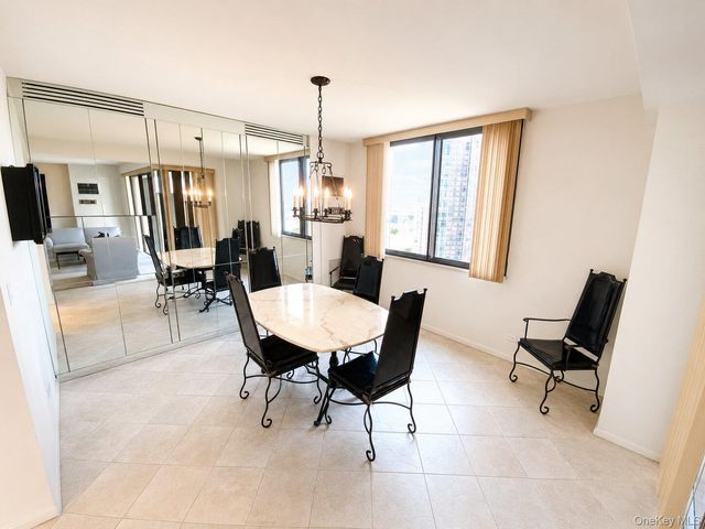 27110 Grand Central Parkway 17L, Floral Park, NY 11005