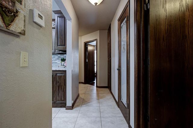 106 Southpointe Avenue, Tuttle, OK 73089