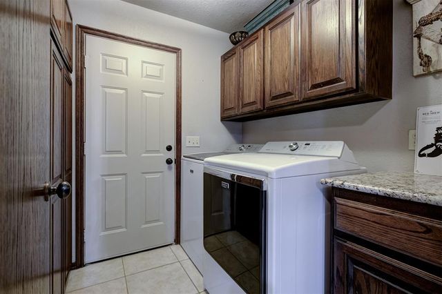 106 Southpointe Avenue, Tuttle, OK 73089
