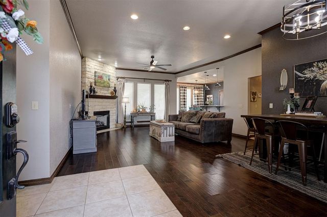 106 Southpointe Avenue, Tuttle, OK 73089