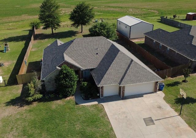 106 Southpointe Avenue, Tuttle, OK 73089