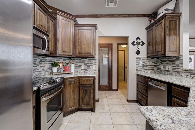 106 Southpointe Avenue, Tuttle, OK 73089