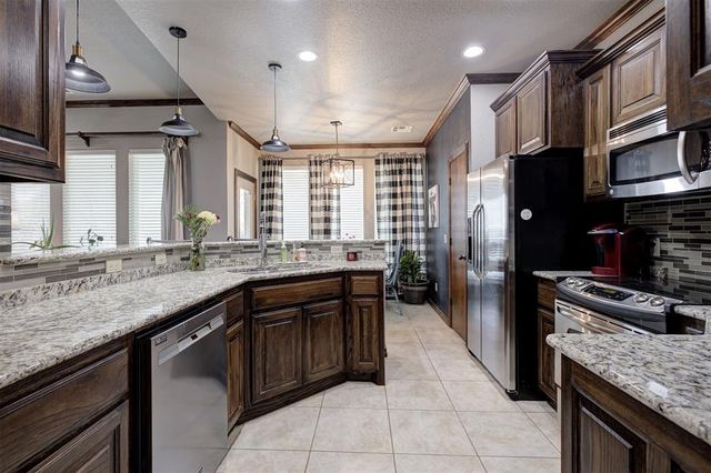 106 Southpointe Avenue, Tuttle, OK 73089