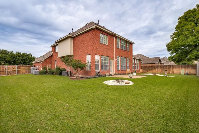 302 Village Trail, Trophy Club, TX 76262