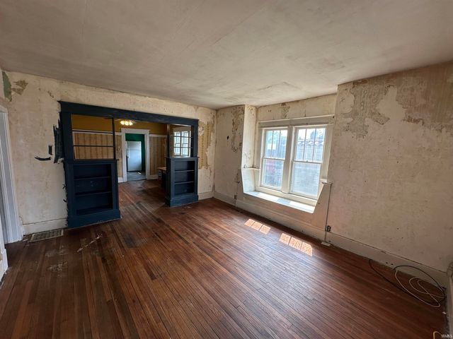 1320 Q STREET, Bedford, IN 47421