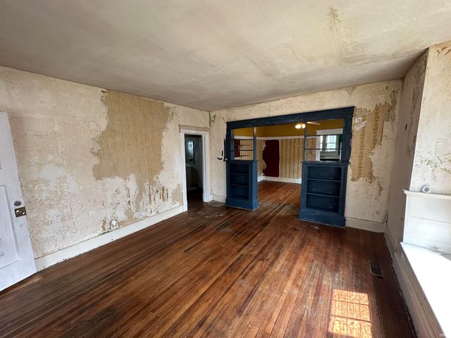 1320 Q STREET, Bedford, IN 47421