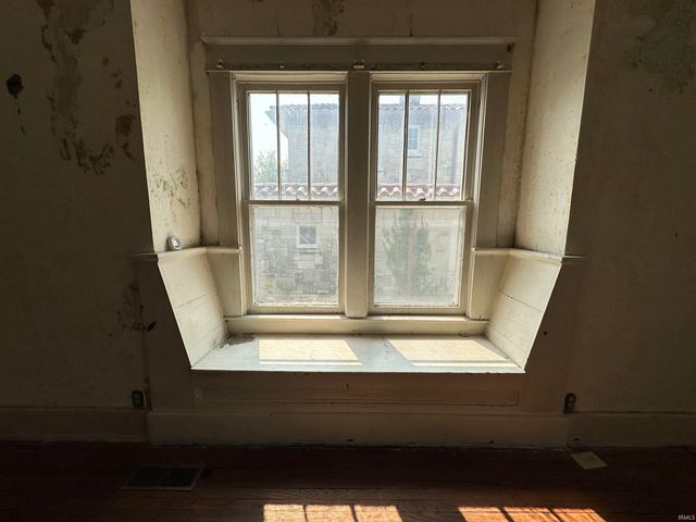 1320 Q STREET, Bedford, IN 47421