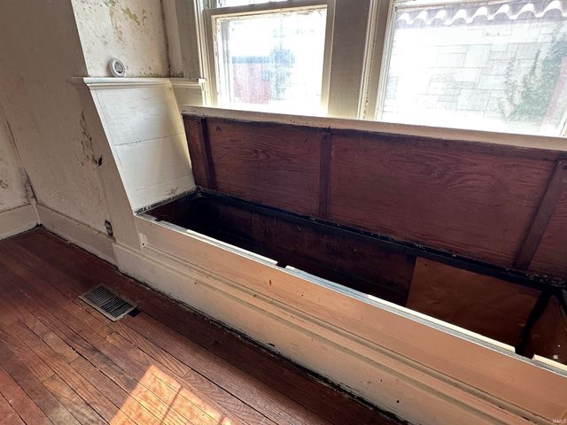 1320 Q STREET, Bedford, IN 47421